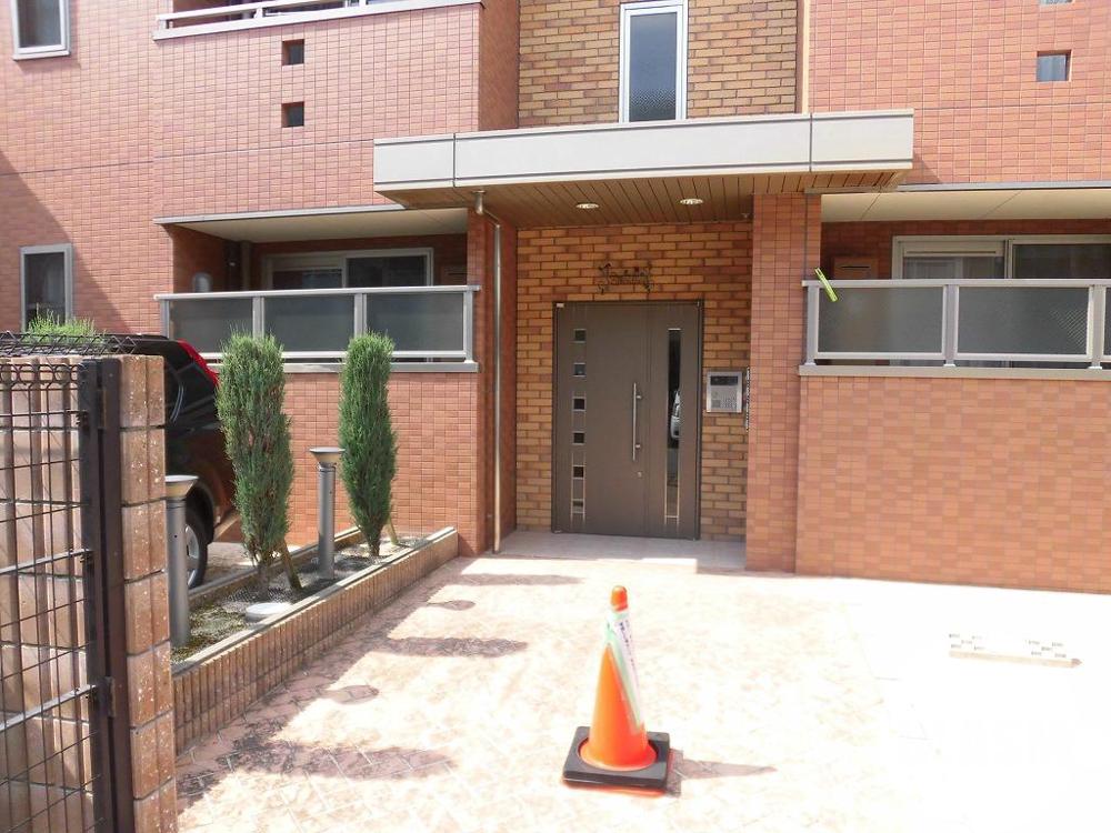 21/23 エントランス