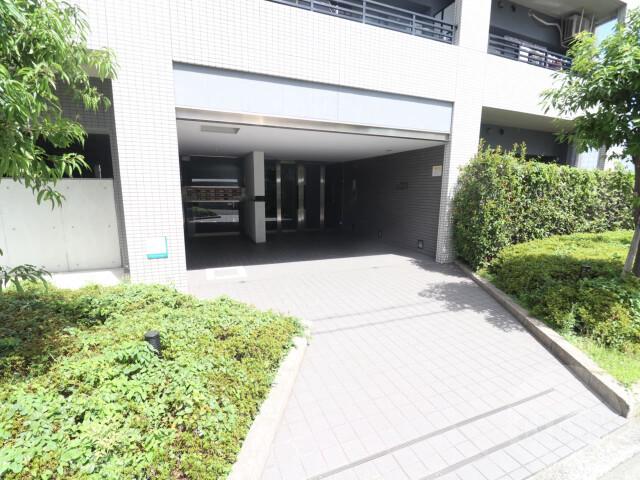 22/30 エントランス