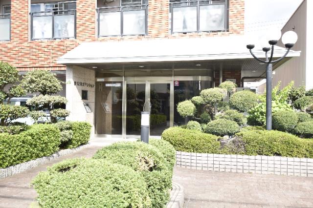 21/30 エントランス