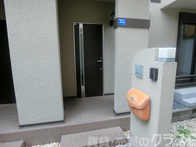 28/30 エントランス