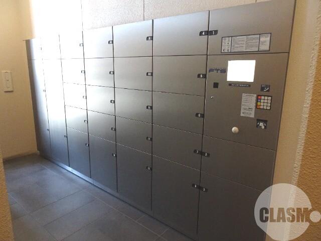 22/28 エントランス