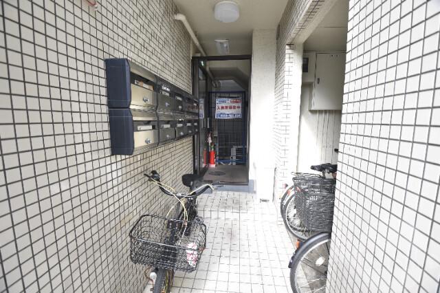 21/30 エントランス