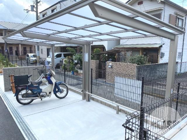 22/30 エントランス