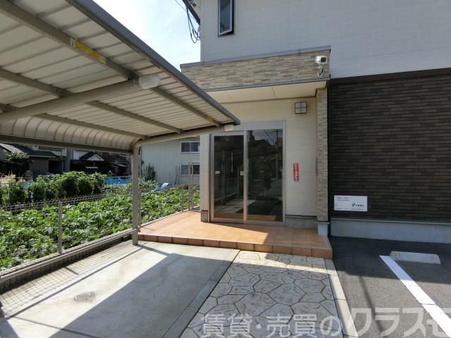 28/30 エントランス