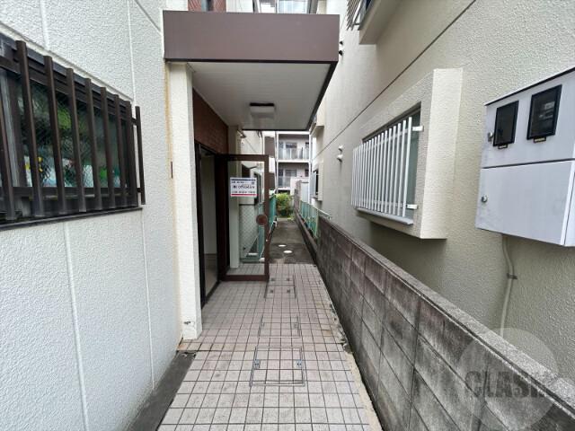 22/30 エントランス