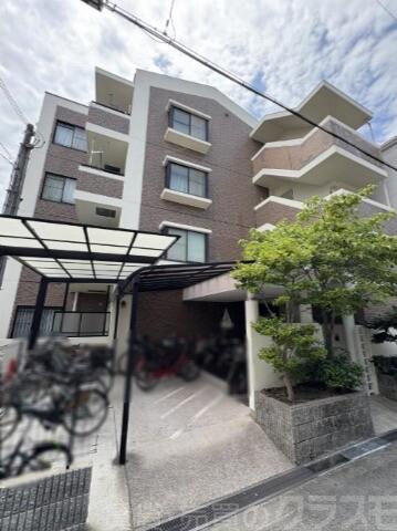 21/30 エントランス