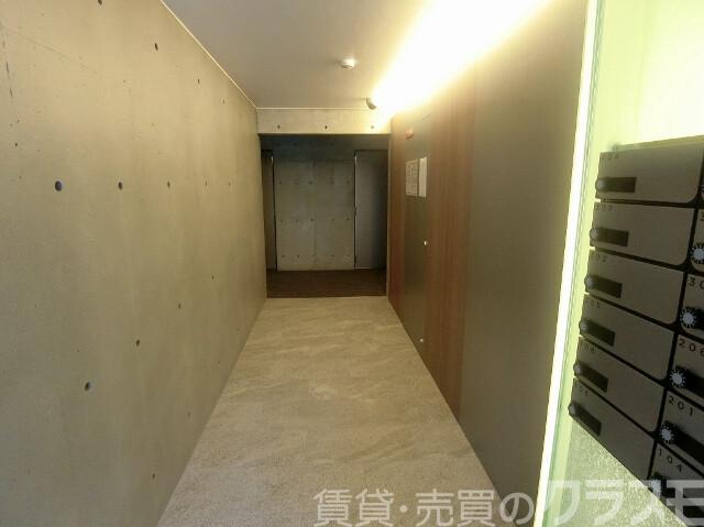 28/30 エントランス