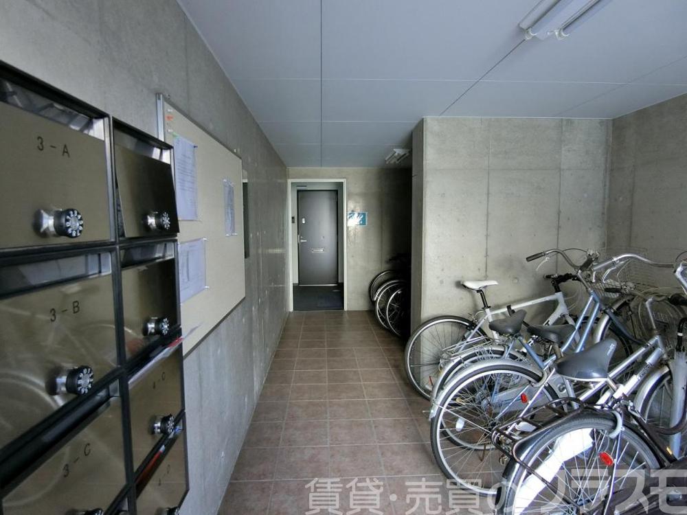 28/30 エントランス