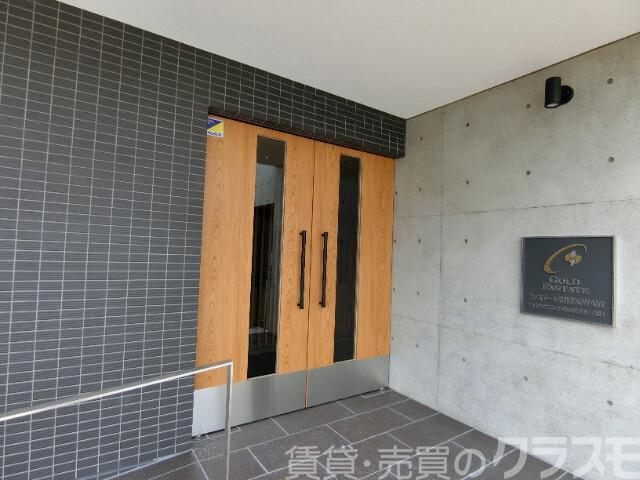 28/30 エントランス