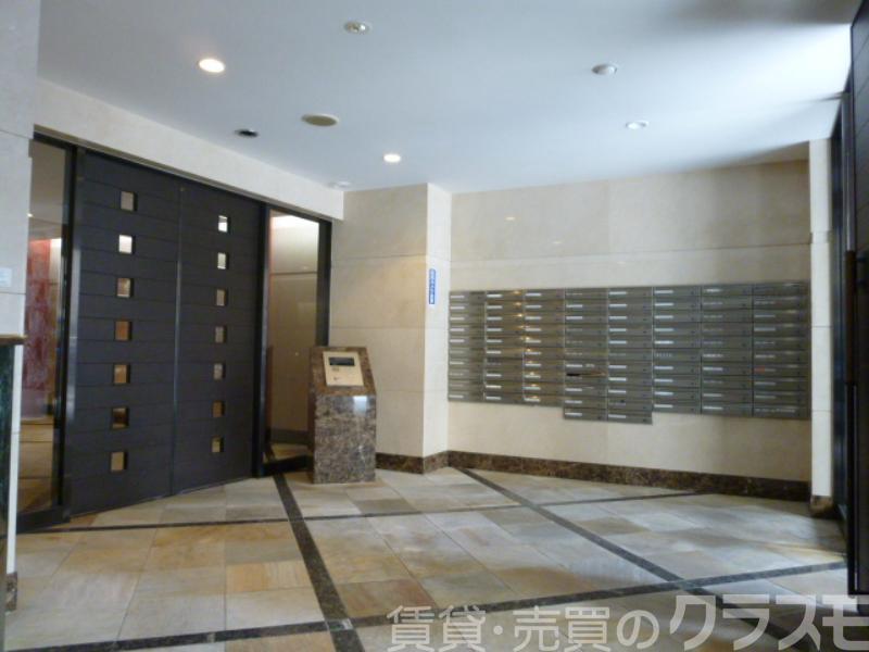 28/30 エントランス