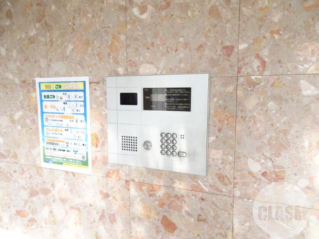 20/30 エントランス