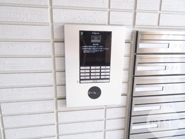 21/28 エントランス