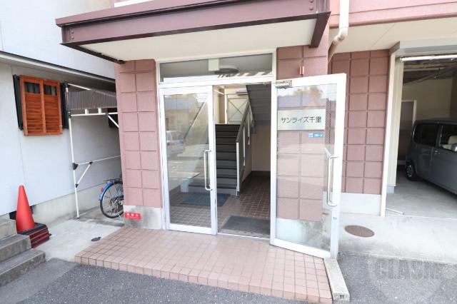 22/30 エントランス