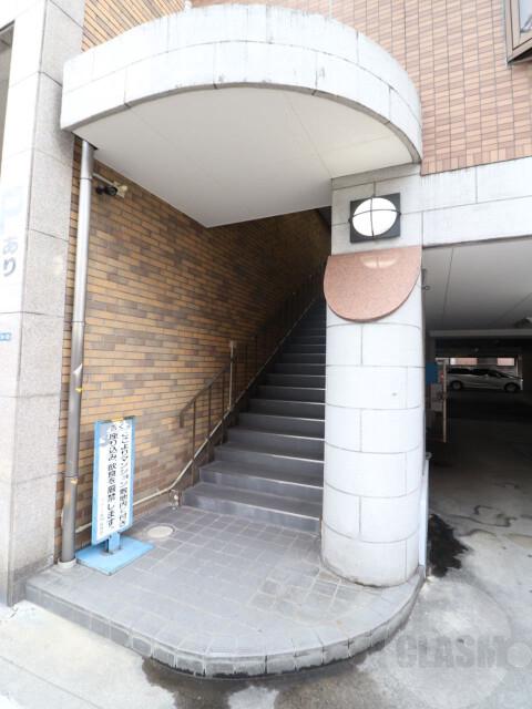 22/30 エントランス