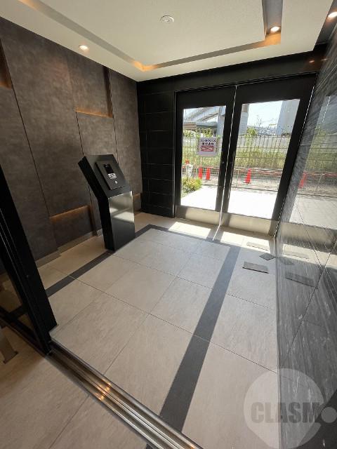 21/23 エントランス