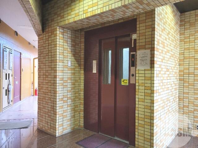 18/24 エントランス