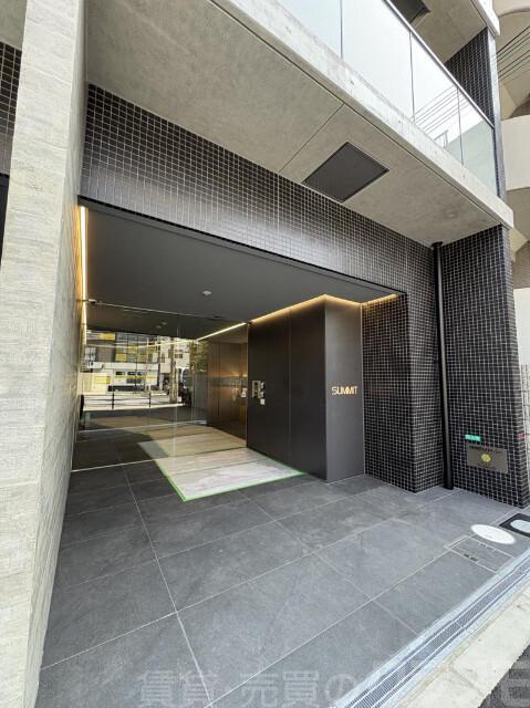 25/30 エントランス