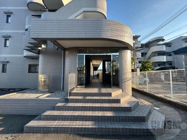 22/30 エントランス