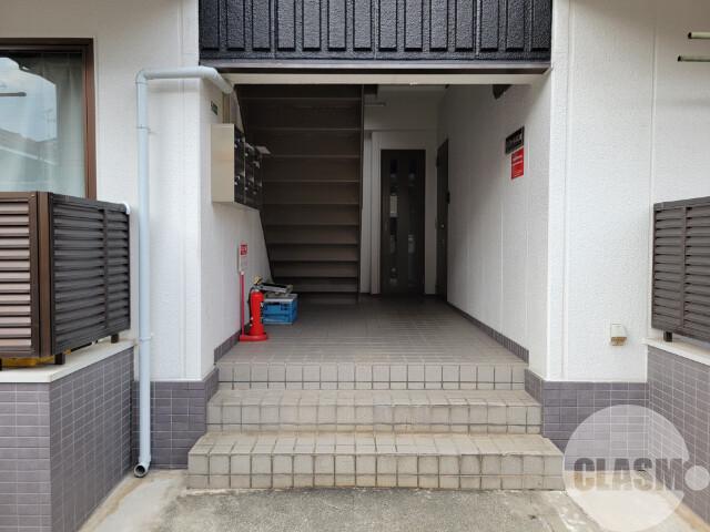 19/27 エントランス