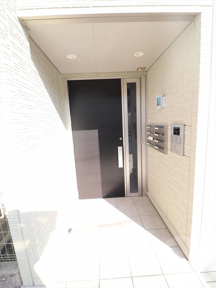 22/30 エントランス