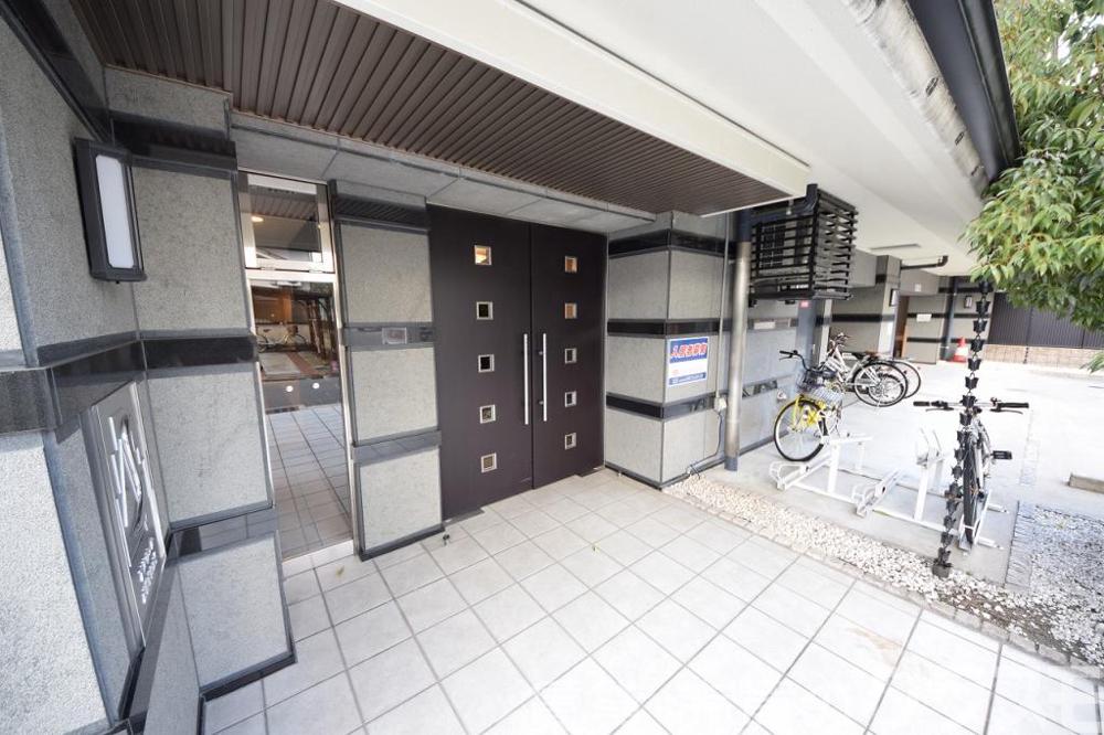 2/3 エントランス