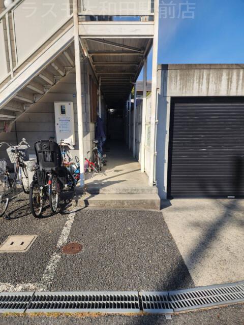 23/23 エントランス