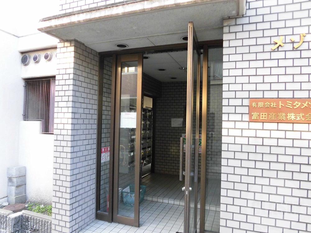 20/23 エントランス