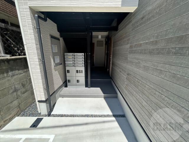 22/30 エントランス