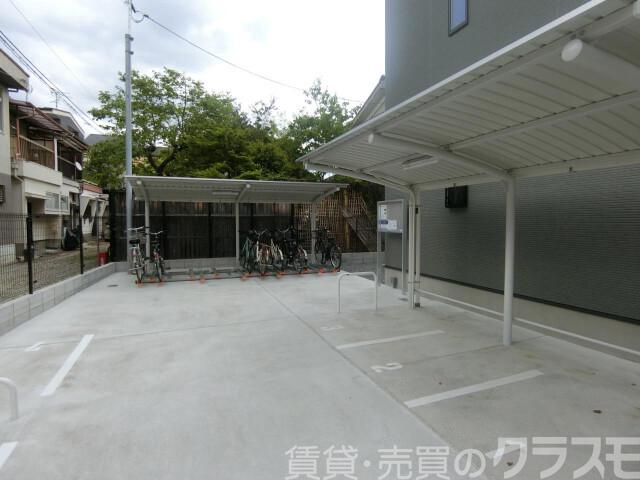 28/30 駐車場