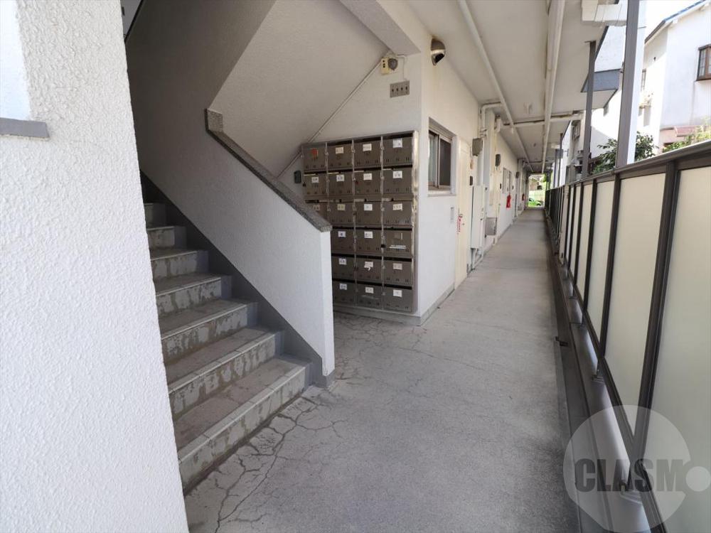 22/30 エントランス