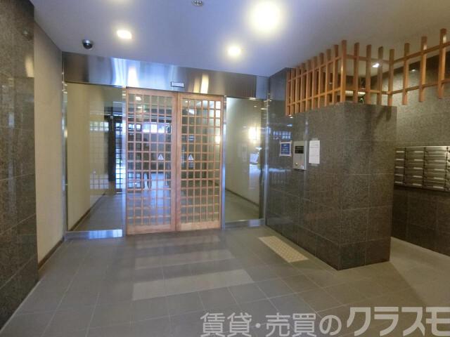 28/30 エントランス