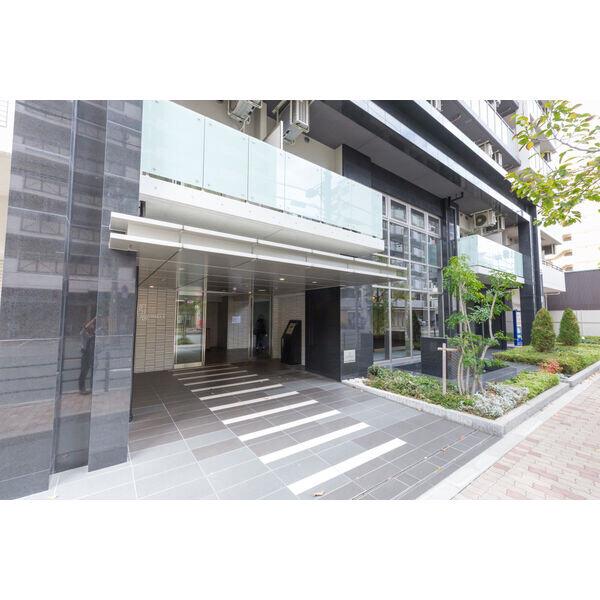 18/25 エントランス