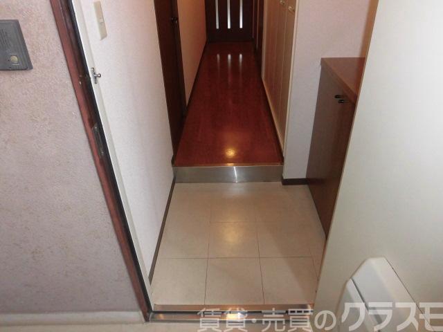16/30 玄関