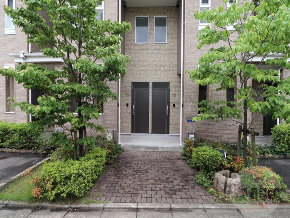 22/30 エントランス