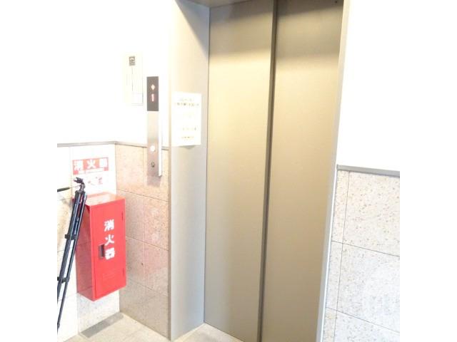 20/30 エントランス