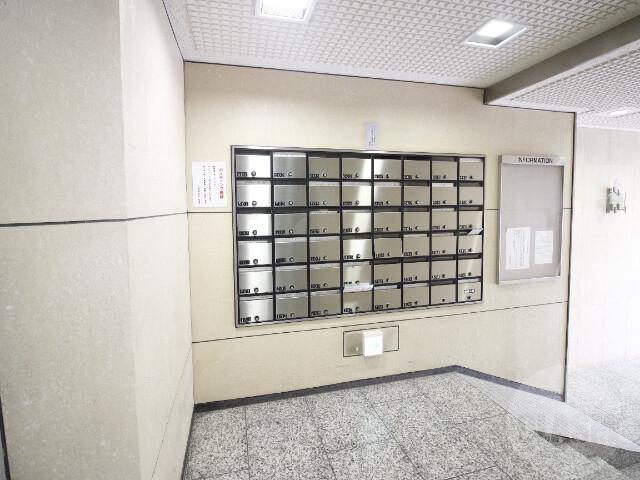 16/30 エントランス