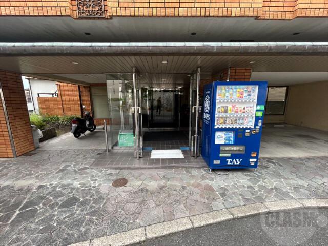 22/30 エントランス