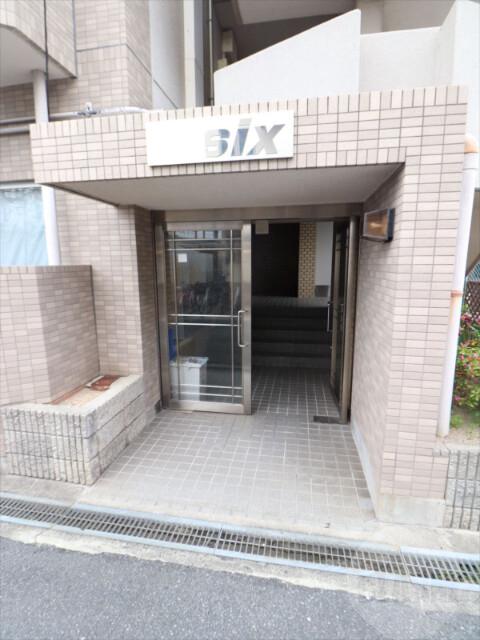 22/30 エントランス