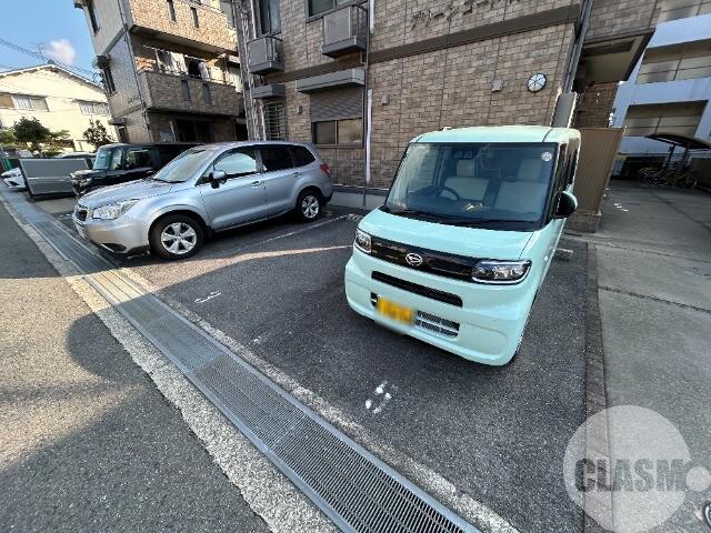 23/29 駐車場