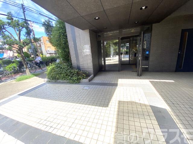 29/30 エントランス