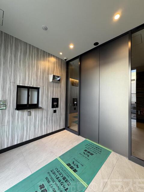 18/30 エントランス