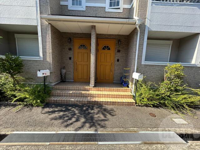 22/30 エントランス