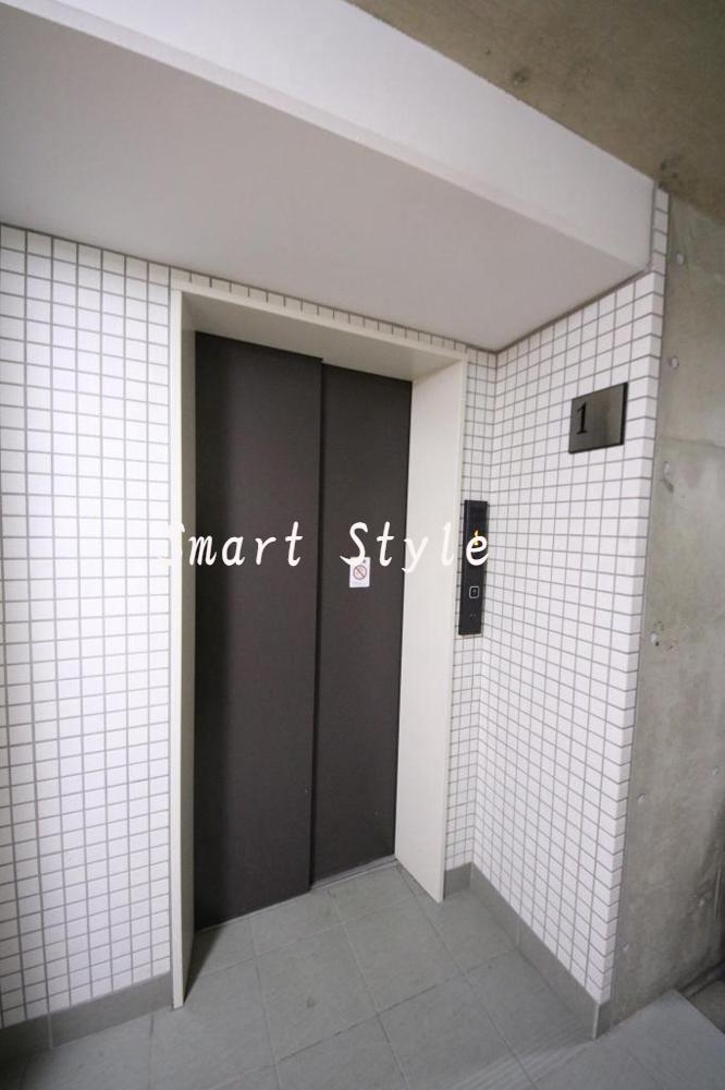 18/26 エントランス