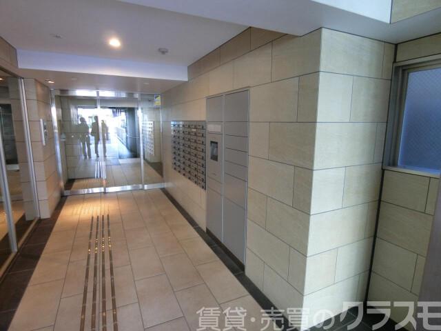 28/30 エントランス