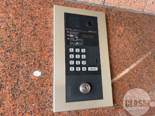 21/27 エントランス