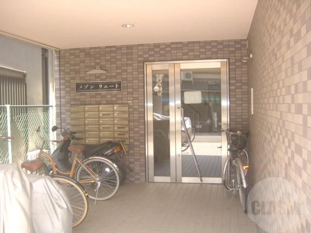 14/20 エントランス