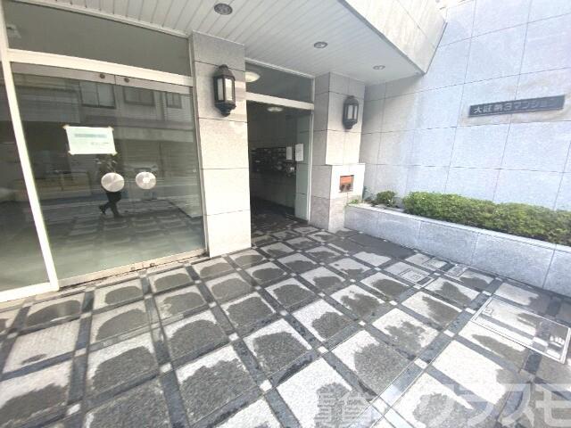 23/28 エントランス