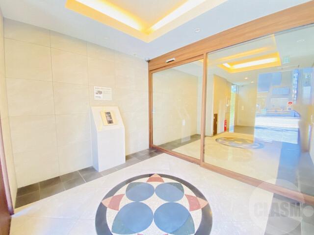 21/30 エントランス