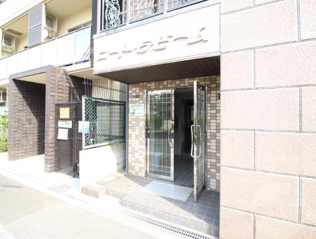 19/30 エントランス