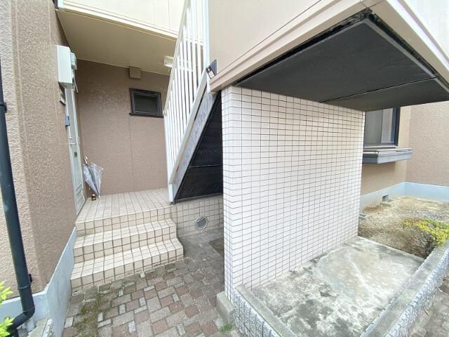 21/30 エントランス